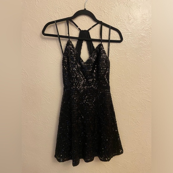 Lulus dress - Picture 2 of 7